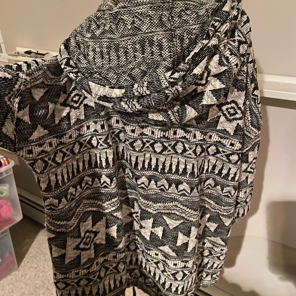 American Eagle Outfitters Black and White Knit Hoodie - Picture 5 of 8